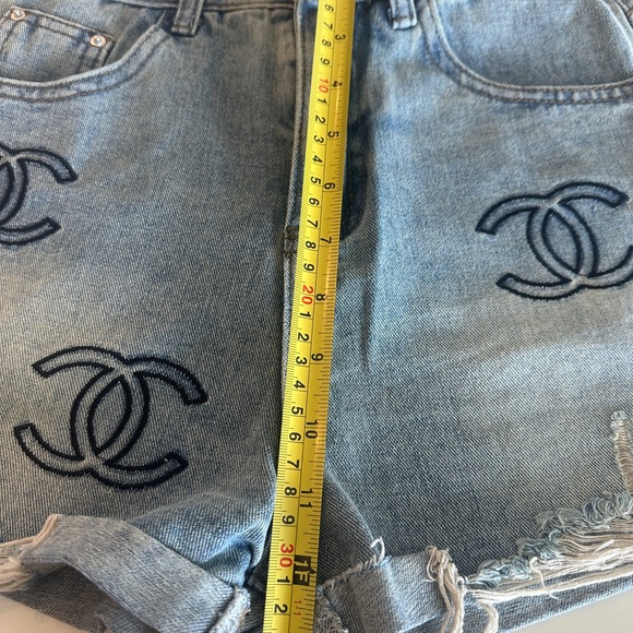 Blue Chanel Denim Jean Shorts with Distressed Hem and Logo Design - Picture 4 of 8